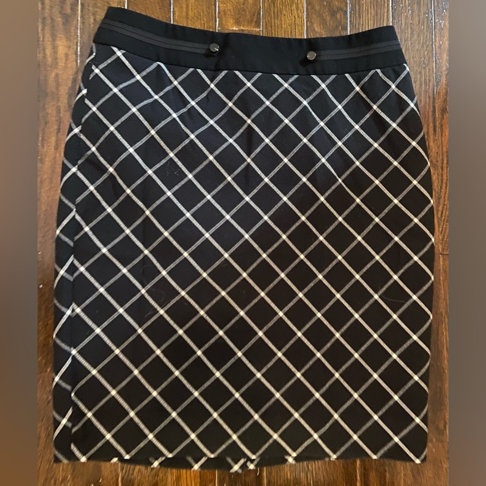Limited size 4 skirt
